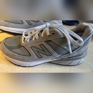 NEW! New Balance 990V5 Womens Size 7 B Running Shoes Grey Castle Rock W99OGL5 US